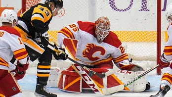 Markstrom, Flames blank Flyers 4-0 for 6th straight victory