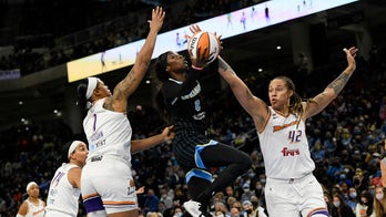 Chicago uses stellar defensive effort to rout Phoenix 86-50