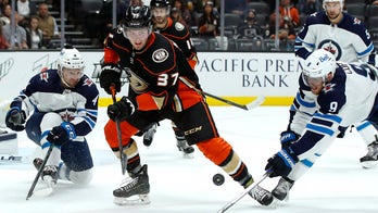 McTavish, 18, scores in NHL debut as Ducks beat Jets 4-1