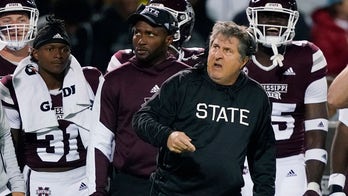 Get your Halloween candy tips from Mississippi State coach Mike Leach