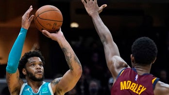 Bridges scores 30 points, Hornets beat careless Cavs 123-112