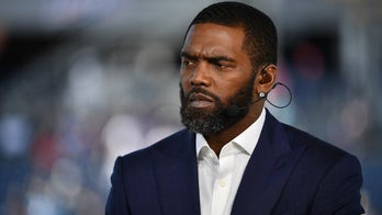 Randy Moss gives emotional take on Jon Gruden email controversy: 'This hurts me'