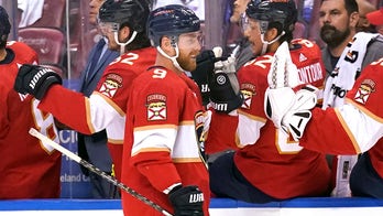 Bennett notches hat trick, Florida easily tops Islanders 5-1