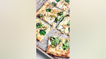 Creamy spinach alfredo pizza: Try the recipe
