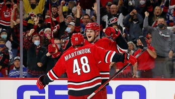 Andersen stops former team, streaking Hurricanes beat Leafs