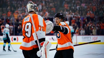Flyers spoil Hakstol's return in 6-1 win over Kraken