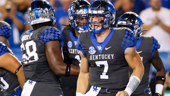 Levis accounts for 5 TDs, No. 16 Kentucky routs LSU 42-21