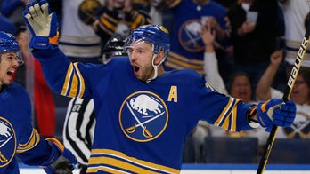 Sabres, minus Eichel, open season with 5-1 rout of Canadiens