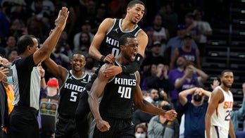 Barnes hits 3 at buzzer, Kings sink Suns 110-107