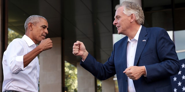 RICHMOND, VIRGINIA - OCTOBER 23: Former U.S. President Barack Obama campaigns with Democratic gubernatorial candidate, former Virginia Gov. Terry McAuliffe at Virginia Commonwealth University October 23, 2021 in Richmond, Virginia. The Virginia gubernatorial election, pitting McAuliffe against Republican candidate Glenn Youngkin, is November 2.  (Photo by Win McNamee/Getty Images)