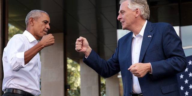 RICHMOND, VIRGINIA - OCTOBER 23: Former U.S. President Barack Obama campaigns with Democratic gubernatorial candidate, former Virginia Gov. Terry McAuliffe at Virginia Commonwealth University October 23, 2021 in Richmond, Virginia. The Virginia gubernatorial election, pitting McAuliffe against Republican candidate Glenn Youngkin, is November 2.  (Photo by Win McNamee/Getty Images)