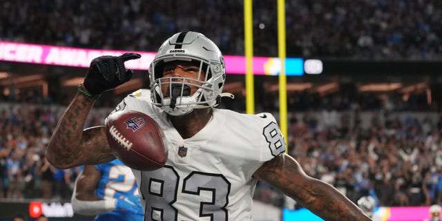 Oct 4, 2021; Inglewood, California, USA; Las Vegas Raiders tight end Darren Waller (83) celebrates after catching a pass for a touchdown against the Los Angeles Chargers during the second half at SoFi Stadium. Mandatory Credit: Kirby Lee-USA TODAY Sports