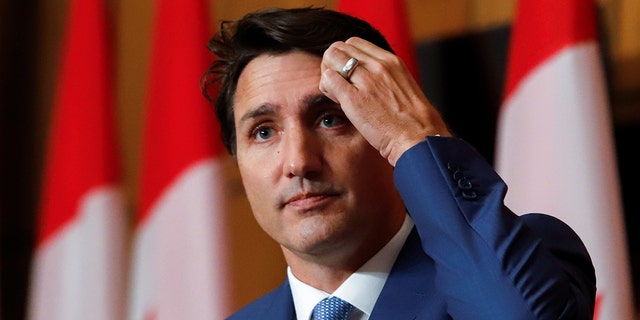 Canada's Prime Minister Justin Trudeau listens to question during a news conference in Ottawa, 安大略省, 加拿大, 十月 6, 2021. 路透社/帕特里克·多伊尔