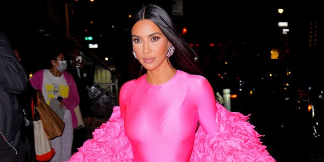 Kim Kardashian arrives at the SNL afterparty on Oct. 10, 2021, in die stad New York.