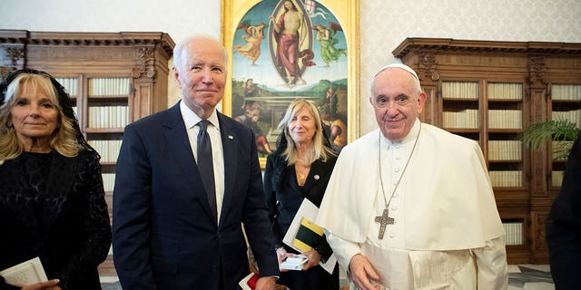 Pope Francis meets U.S. President Joe Biden and first lady Jill Biden at the Vatican, October 29, 2021. Vatican Media/­Handout via REUTERS 