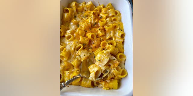 Melinda Keckler of CrinkledCookbook shared her recipe for butter and pumpkin cheese mac and cheese with Fox News.