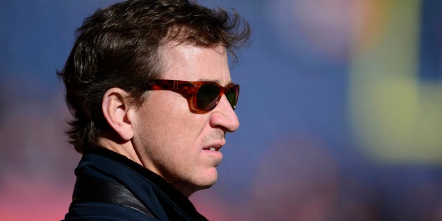 Cooper Manning is Arch's father.
