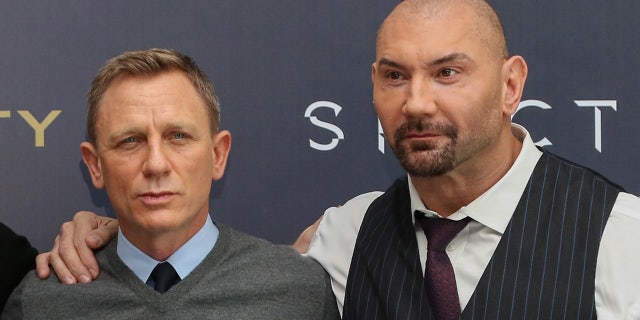 MEXICO CITY, MEXICO - NOVEMBER 01: (L-R) Actors Christoph Waltz, Sam Smith, Daniel Craig and Dave Bautista attend a photo call to promote the new film "Spectre" on November 1, 2015 in Mexico City, Mexico. ()