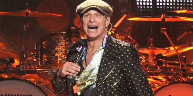 David Lee Roth announces retirement: 'I am throwing in the shoes' | Fox News