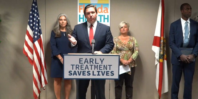 플로리다 정부. Ron DeSantis on Thursday threatened to sue the Biden administration over an anticipated coronavirus vaccine mandate. (페이스 북)