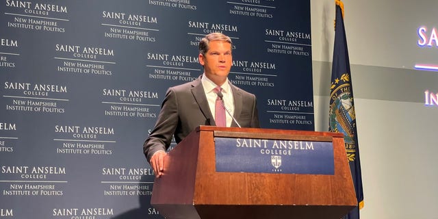 Republican Lt. Gobernador. Geoff Duncan of Georgia holds the inaugural event for his GOP 2.0 initiative at the New Hampshire Institute of Politics, in Goffstown, N.H. el oct. 19, 2021.