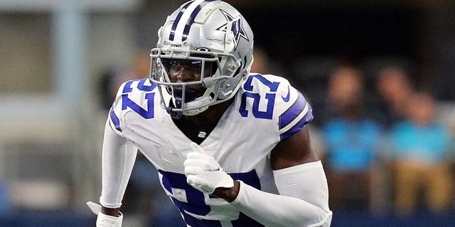 ARLINGTON, TEXAS - OCTOBER 03: Jayron Kearse #27 of the Dallas Cowboys at AT&amp;amp;T Stadium on October 03, 2021 in Arlington, Texas. (Photo by Richard Rodriguez/Getty Images)