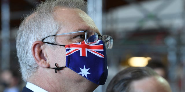 SYDNEY, Australien - 22. Oktober: Der australische Premierminister Scott Morrison spricht mit Qantas-Mitarbeitern am Qantas-Jetpase am 22. Oktober 2021 in Sydney, Australien.  (Im Bild von James D. Morgan / Getty Images)