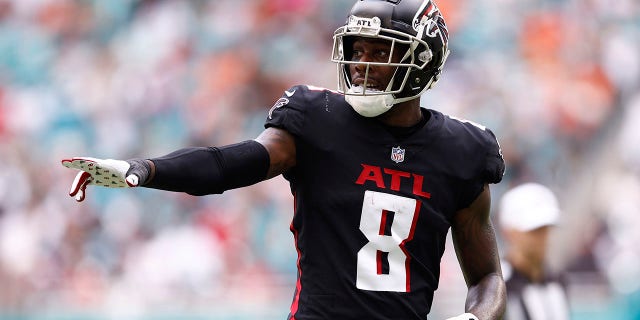 Kyle Pitts of the Atlanta Falcons in action against the Miami Dolphins at Hard Rock Stadium Oct. 24, 2021, a Miami Gardens, Fla.