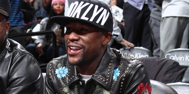 BROOKLYN, NY - JANUARY 10: Floyd Mayweather attends the game between the Atlanta Hawks and the Brooklyn Nets on January 10, 2017 at Barclays Center in Brooklyn, New York. Copyright 2017 NBAE (Photo by Nathaniel S. Butler/NBAE via Getty Images)