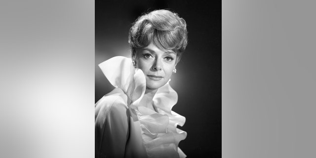 June Lockhart starred as Maureen Robinson.