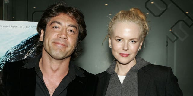 Javier Bardem dan Nicole Kidman saat pemutaran film The Sea Inside spesial di Los Angeles di Ruang Pemutaran New Line di Los Angeles, California, Amerika Serikat.