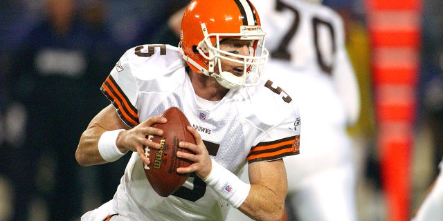 Jeff Garcia #5 of the Cleveland Browns runs with the ball against the Baltimore Ravens on Nov. 7, 2004, at M&T Bank Stadium in Baltimore, Maryland.