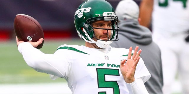 Joe Flacco #5 of the New York Jets warms up before a game against the New England Patriots at Gillette Stadium on January 3, 2021 in Foxborough, Massachusetts.
