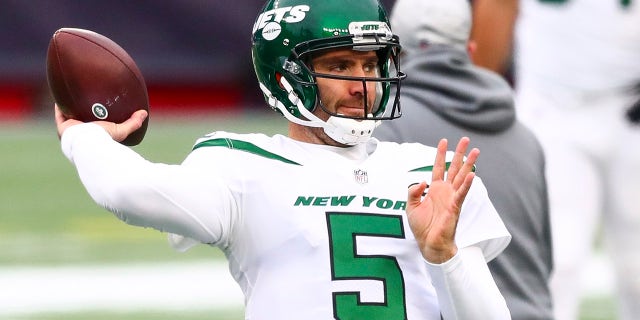 FOXBOROUGH, MA - JANUARY 03: Joe Flacco #5 of the New York Jets warms up before a game against the New England Patriots at Gillette Stadium on January 3, 2021 in Foxborough, Massachusetts.