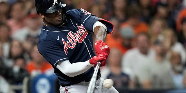 George Solar de los Bravos de Atlanta anotó un jonrón durante la primera entrada del Juego 1 de la Serie Mundial de Béisbol entre los Astros de Houston y los Bravos de Atlanta el martes 26 de octubre de 2021 en Houston.