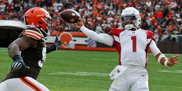 Arizona Cardinals quarterback Kyler Murray (1) throws under pressure from the Cleveland Browns during the first half of an NFL football game, Sunday, Oct. 17, 2021, in Cleveland.