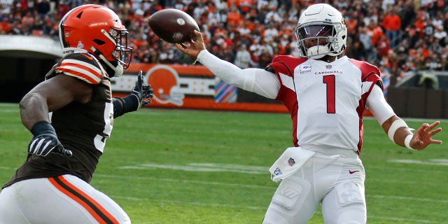 Arizona Cardinals quarterback Kyler Murray (1) throws under pressure from the Cleveland Browns during the first half of an NFL football game, Sunday, Oct. 17, 2021, in Cleveland.