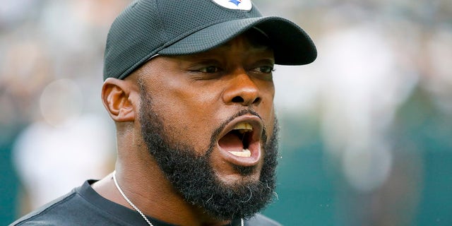 Pittsburgh Steelers head coach Mike Tomlin before a game against the Green Bay Packers on Sunday October 3, 2021 in Green Bay, Wisconsin.