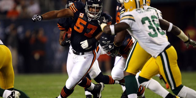 Center Olin Kreutz #57 of the Chicago Bears in 2010.