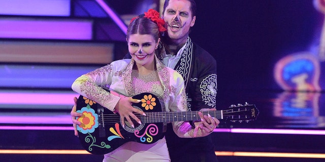 Olivia Jade Giannulli and partner Val Chmerkovskiy perform on Disney night of ‘Dancing with the Stars.'
