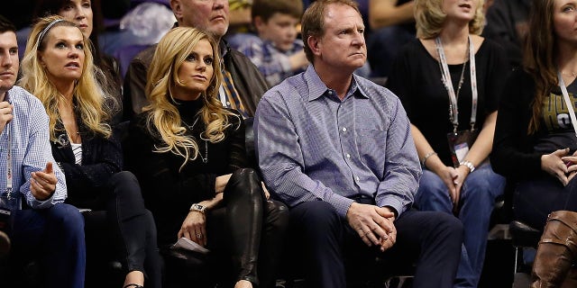 Phoenix Suns owner Robert Sarver (R) and wife Penny during an NBA game against the Houston Rockets at US Airways Center on Jan. 23, 2015 in Phoenix, Ariz.