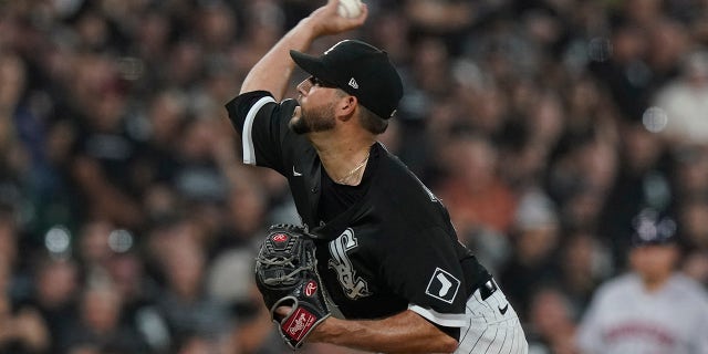 Chicago White Sox relief pitcher Ryan Tepera throws in the fifth inning against the Houston Astros during Game 3 of a baseball American League Division Series Sunday, Oct. 10, 2021, in Chicago.