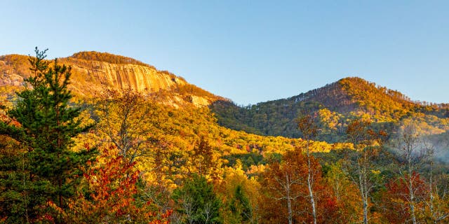 Table Rock State Park provides sweeping vistas of the Table Rock reservoir, Caesar’s Head State Park, and Pinnacle lake.