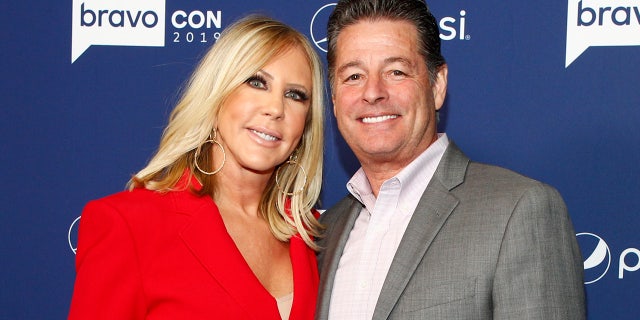 "Vere casalinghe di Orange County" star Vicki Gunvalson accused her ex-fiancé Steve Lodge of cheating on her.
