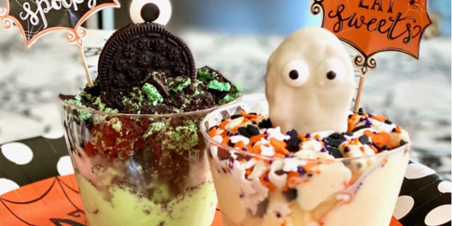 There are a lot of different ways to serve ice cream, and this recipe provides a festive way to celebrate the season.
