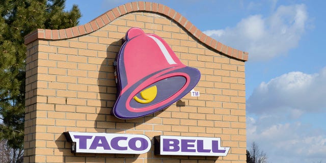 Taco Bell sign