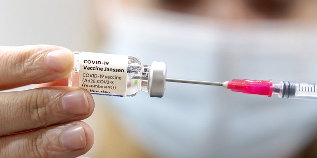 Oregon Doctors Hesitant To Prescribe Latest Covid Vaccines Amid Unclear Guidance - o6mbthq