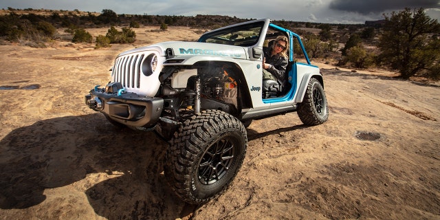 Electric Jeep Wrangler teased for November reveal | Fox News Electric Jeep Wrangler teased for November reveal | Fox News