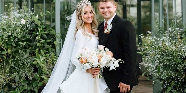 The 'Bringing Up Bates' star made a grand entrance to the wedding by skydiving in along with a few groomsmen. Keyes stunned during her own entrance in a horse-drawn carriage.