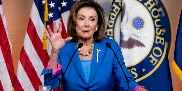 El arzobispo de San Francisco, Salvatore Cordileone, le prohibió a la presidenta de la Cámara de Representantes, Nancy Pelosi, recibir la Comunión.  (Foto AP/Andrew Harnik)